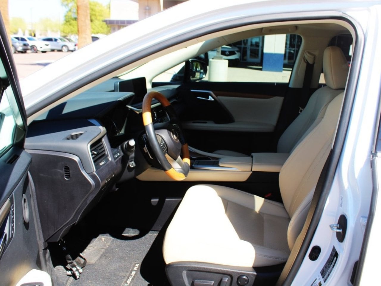 Used 2021 Eminent White Pearl Lexus 450h image 13