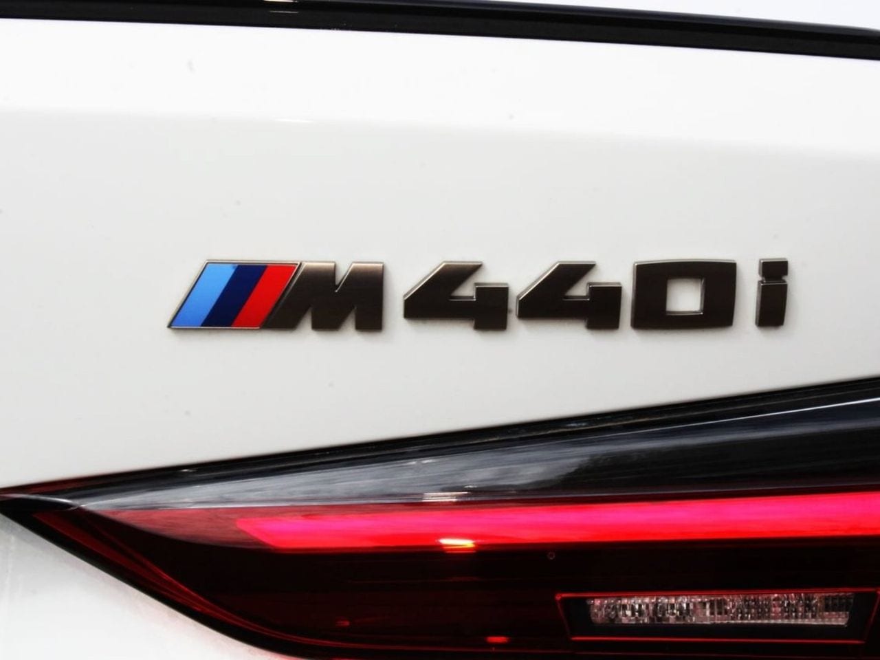 Used 2023 Alpine White BMW M440i image 14