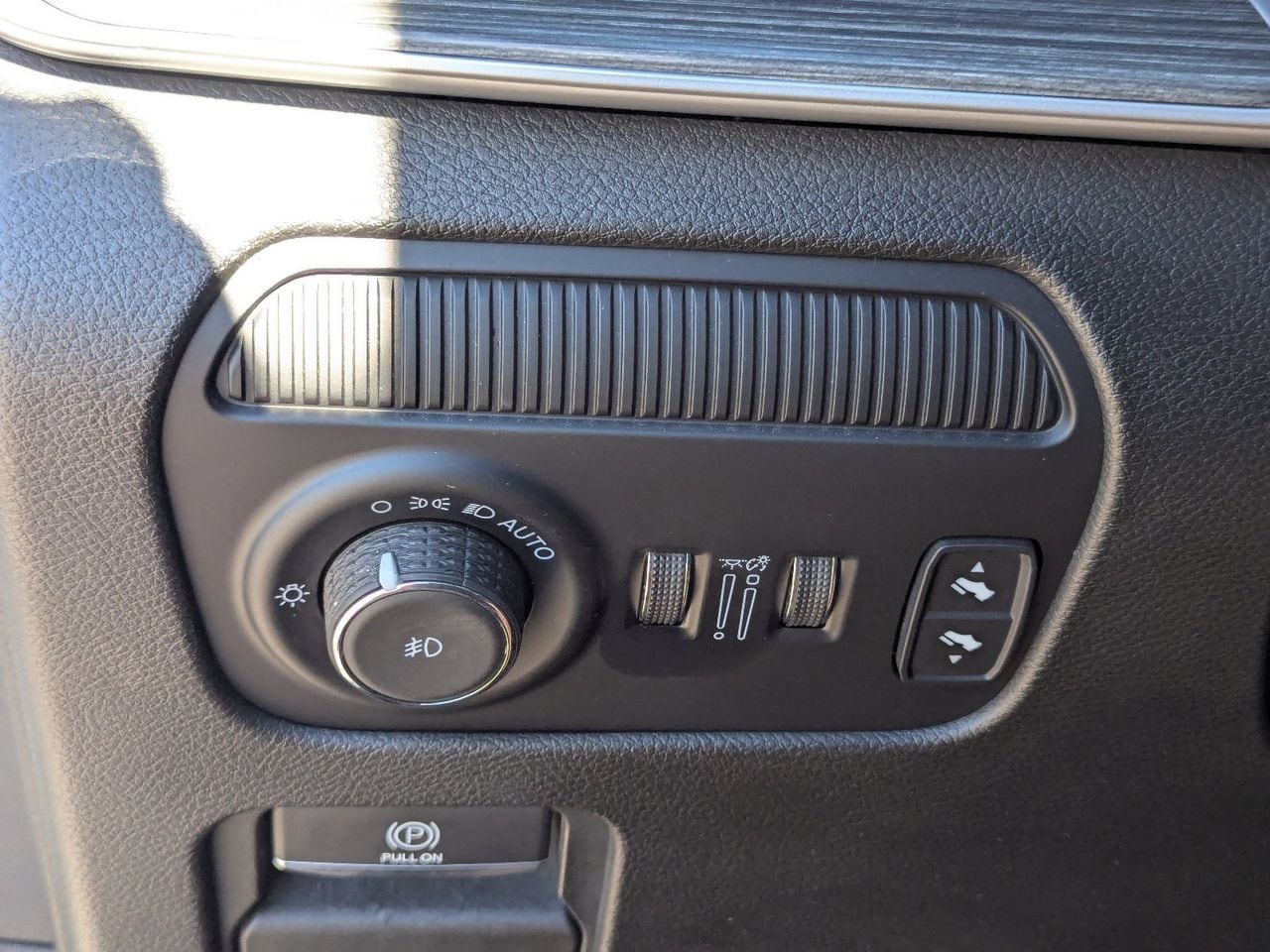 Used 2023 Silver Zynith Jeep Series II image 31