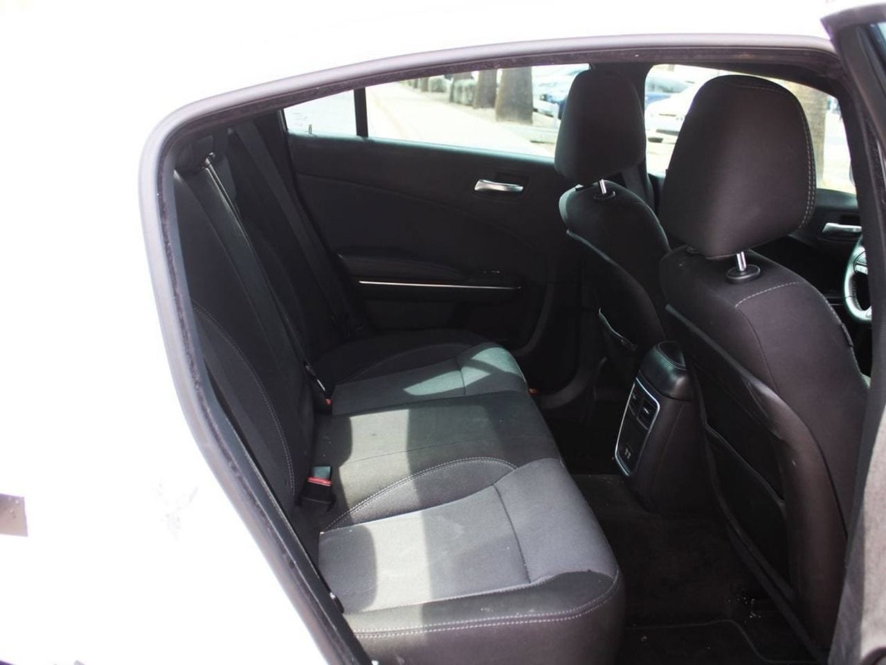 Used 2016 Bright White Clearcoat Dodge SE image 13