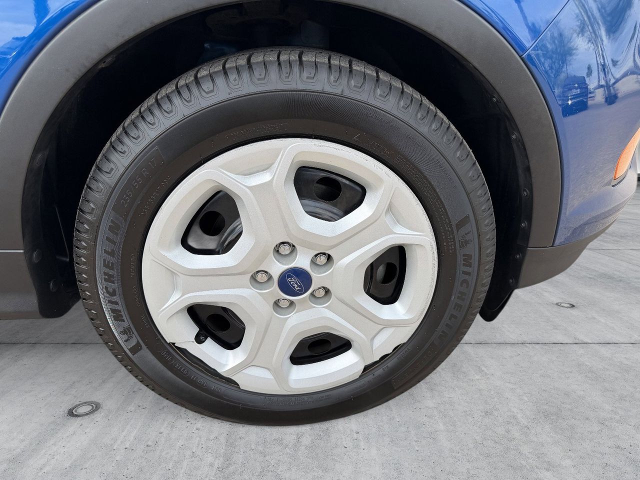 Used 2018 Lightning Blue Ford S image 9