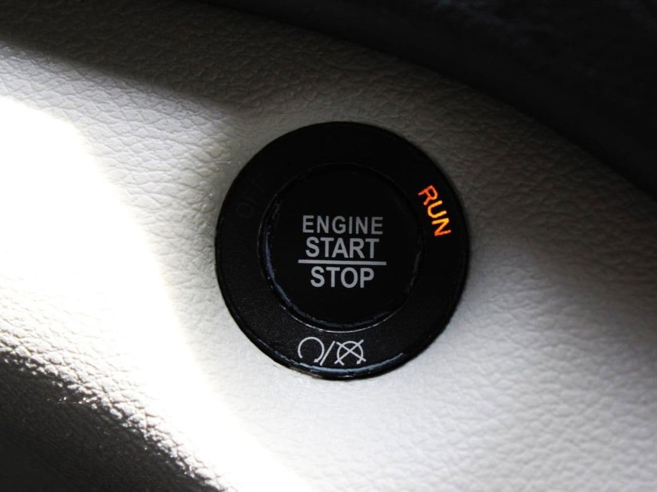 Used 2020 Bright White Clearcoat Jeep Limited image 22