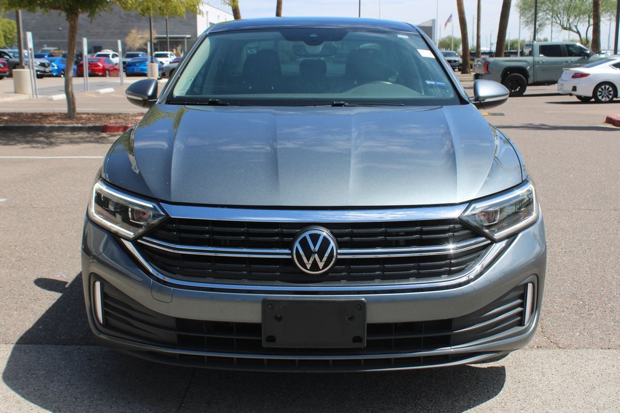 Used 2022 Platinum Gray Metallic Volkswagen 1.5T SEL image 5
