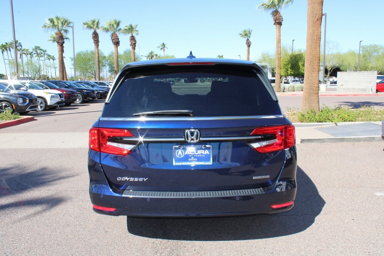 2023 Honda Odyssey Touring photo 4