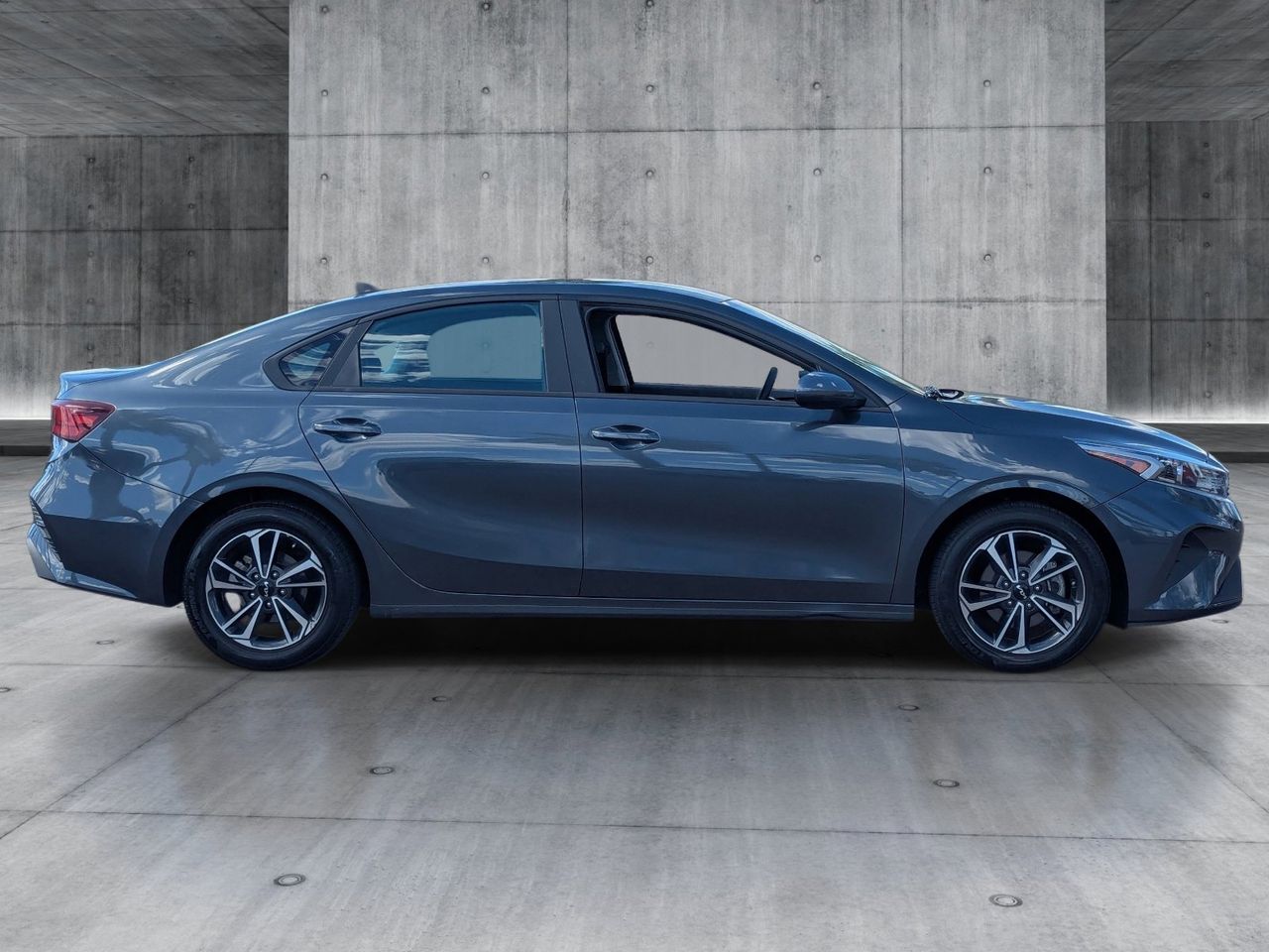 Used 2024 Gravity Gray Kia LXS image 6