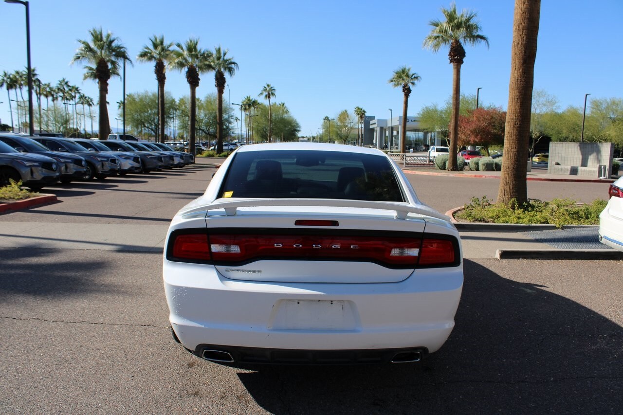 2013 Dodge Charger SE photo 2