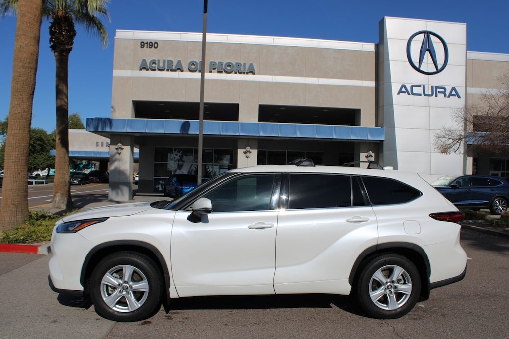 Used 2020 Toyota Highlander LE SUV