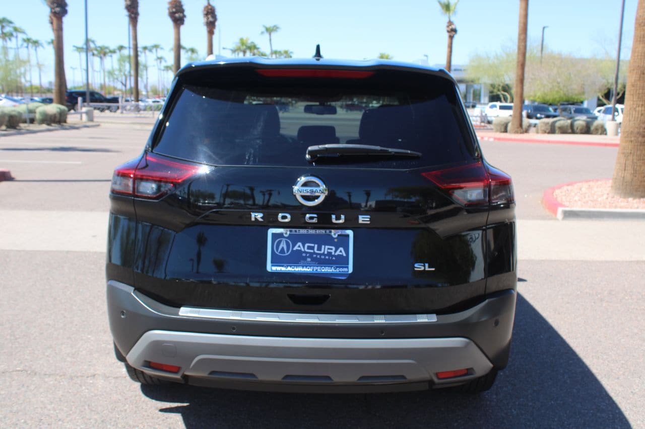 Used 2021 Super Black Nissan SL image 4