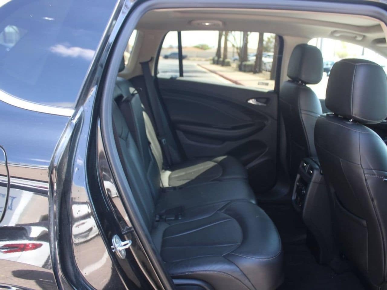 Used 2018 Ebony Twilight Metallic Buick Premium I image 13