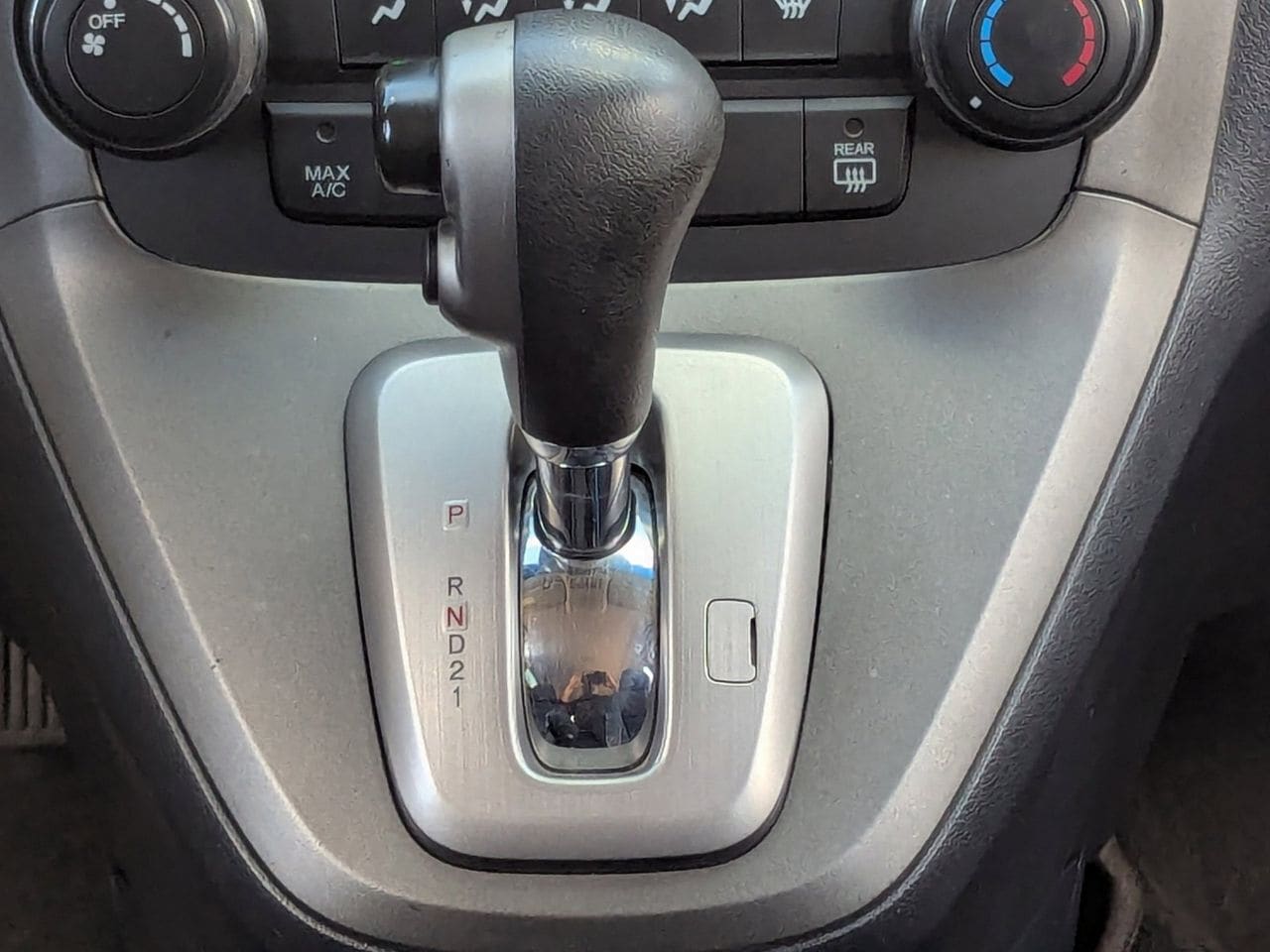 Used 2011 Urban Titanium Metallic Honda LX image 21