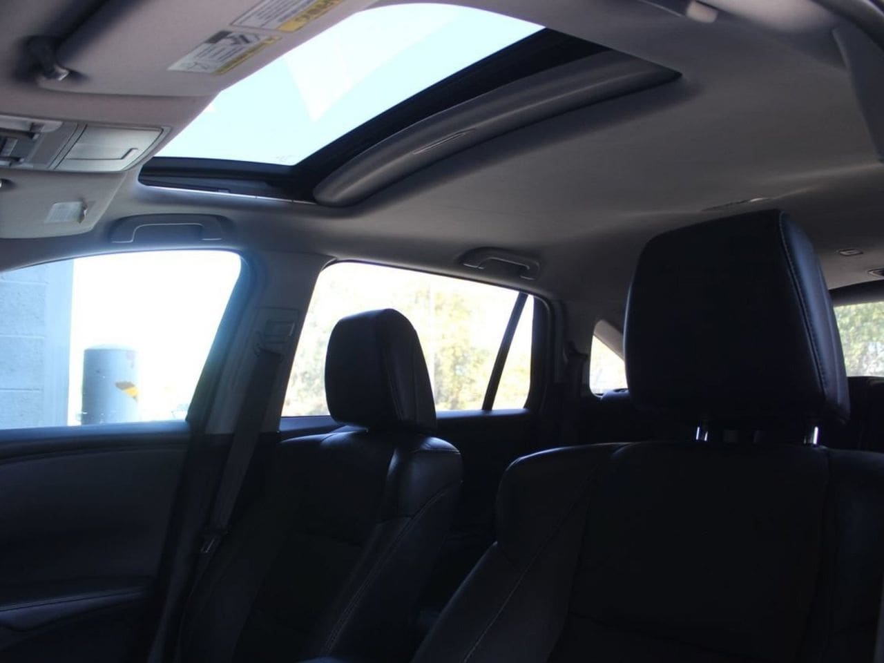 Used 2018 Crystal Black Pearl Acura Technology Package image 18