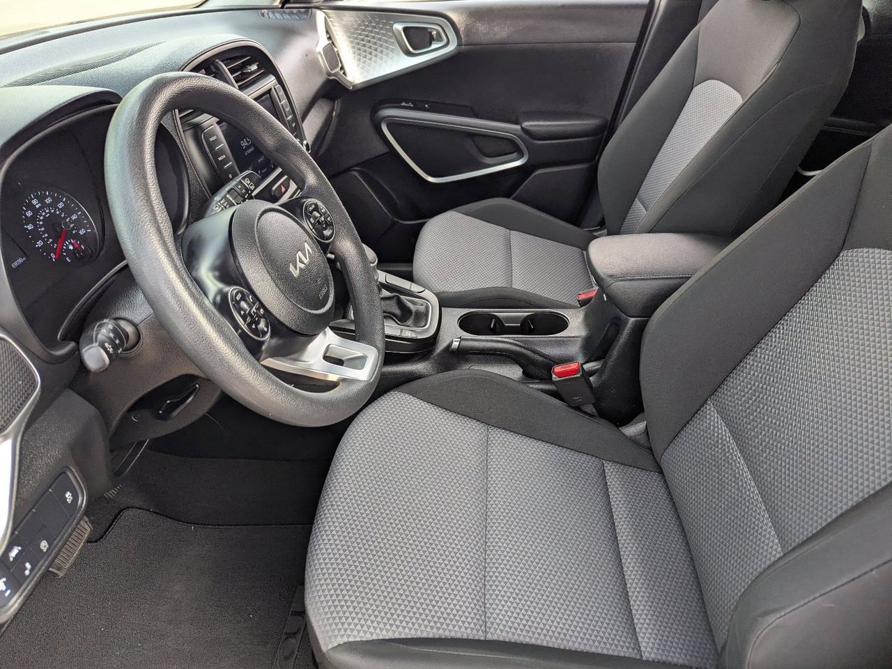 Used 2022 Gravity Gray Kia LX image 27