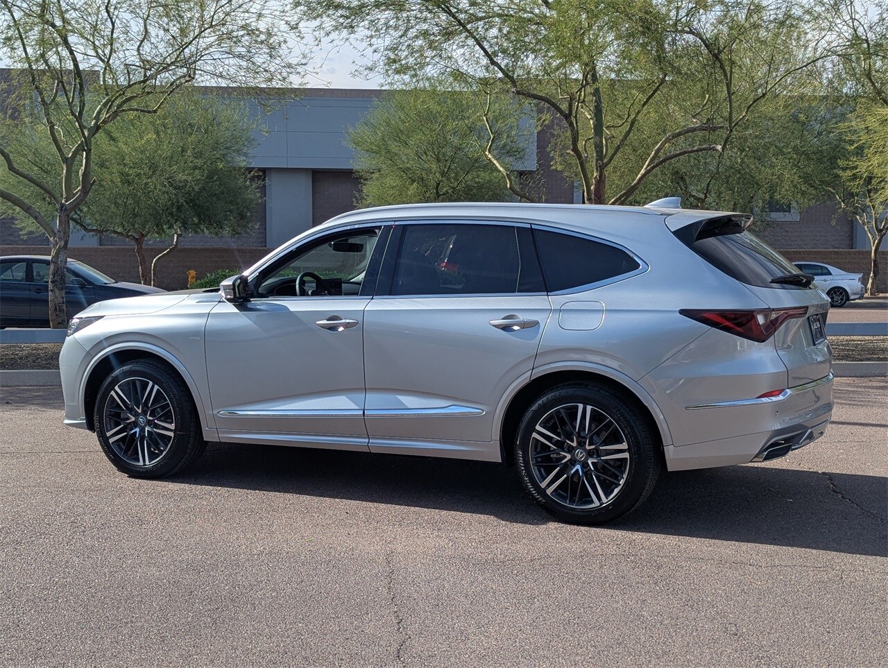 2026 Acura MDX SH-AWD Advance photo 4