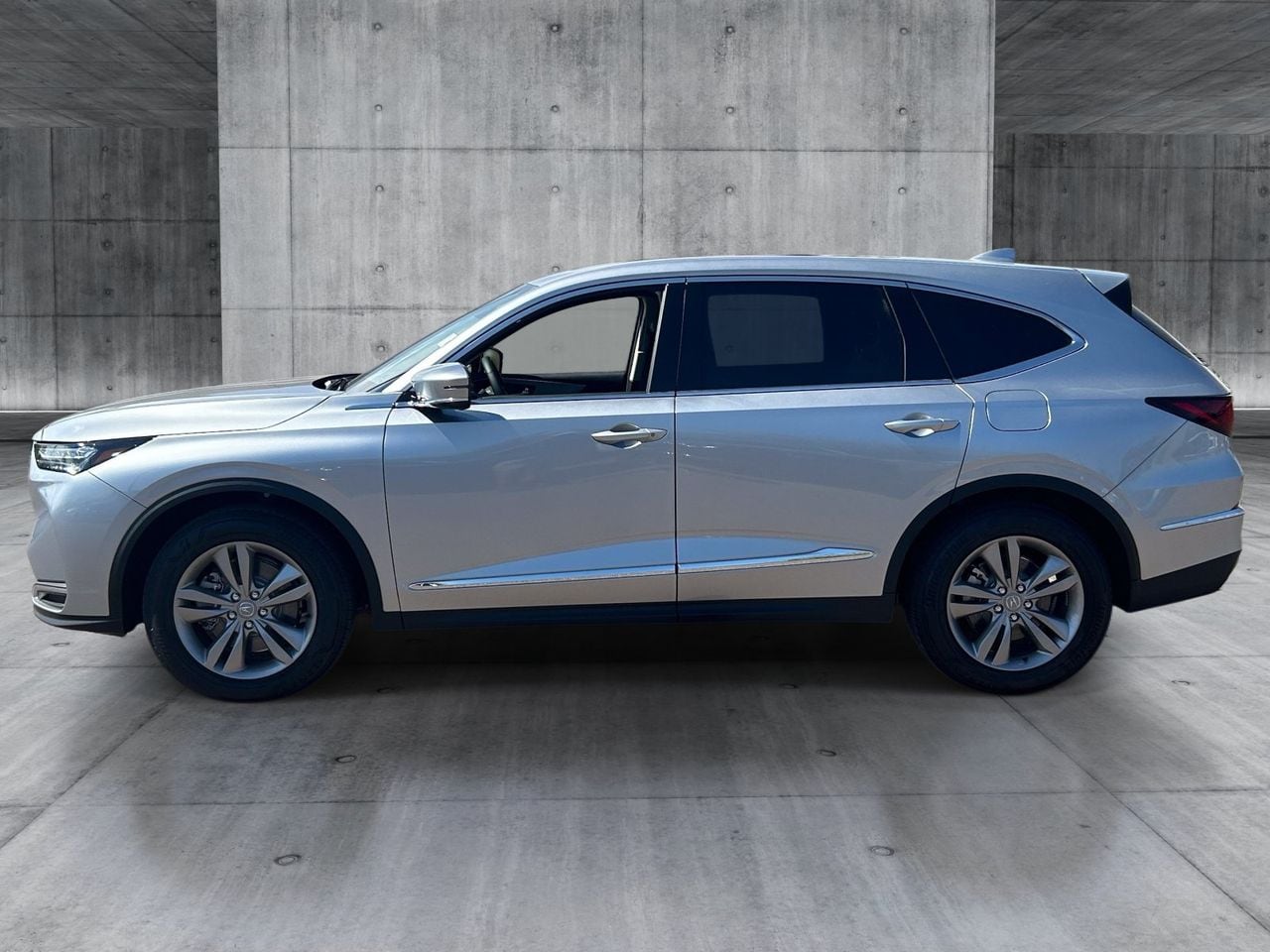 New 2026 Solar Silver Metallic Acura SH-AWD image 2