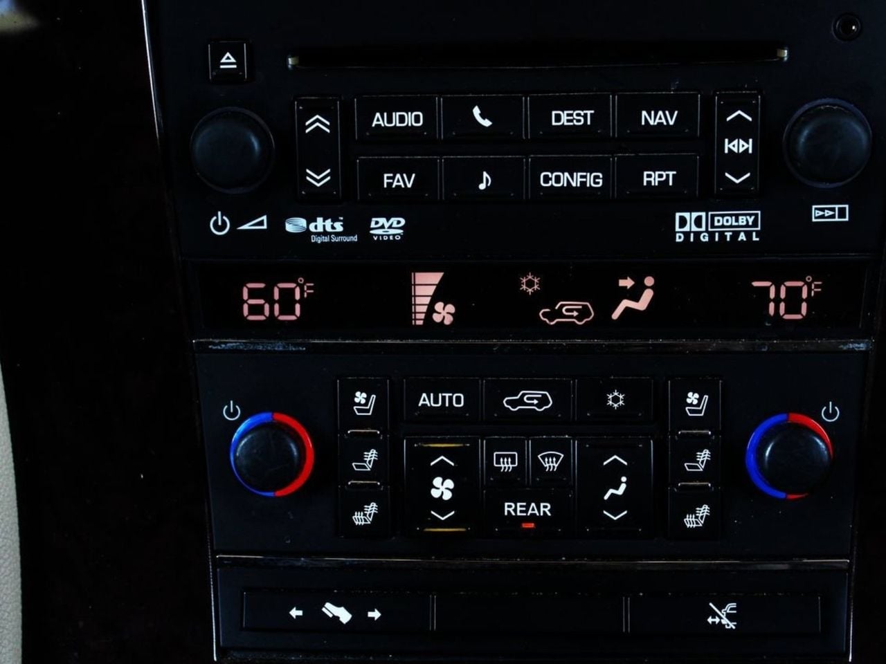 Used 2013 White Diamond Tricoat CADILLAC Premium image 19