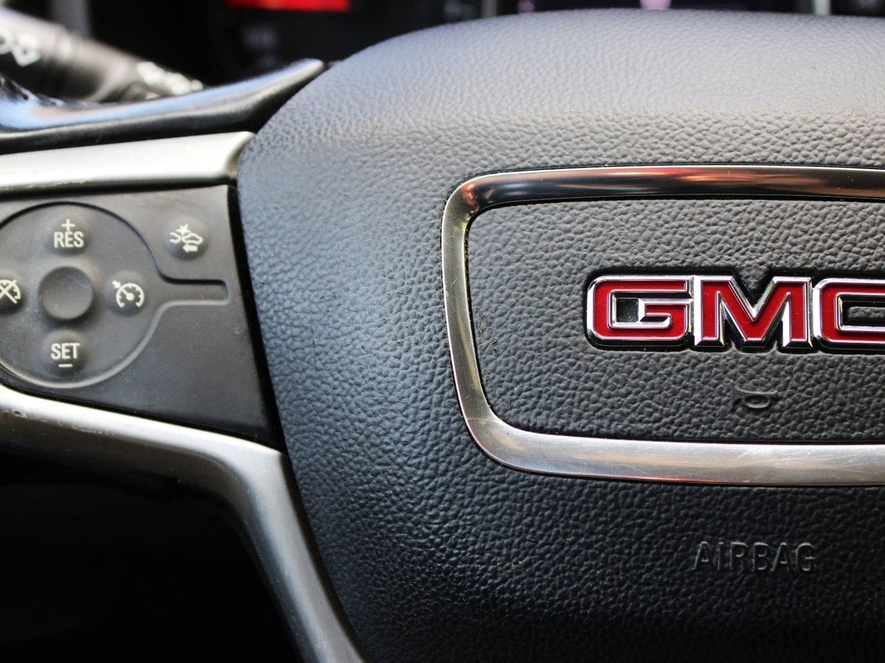 Used 2020 Summit White GMC SLE image 22