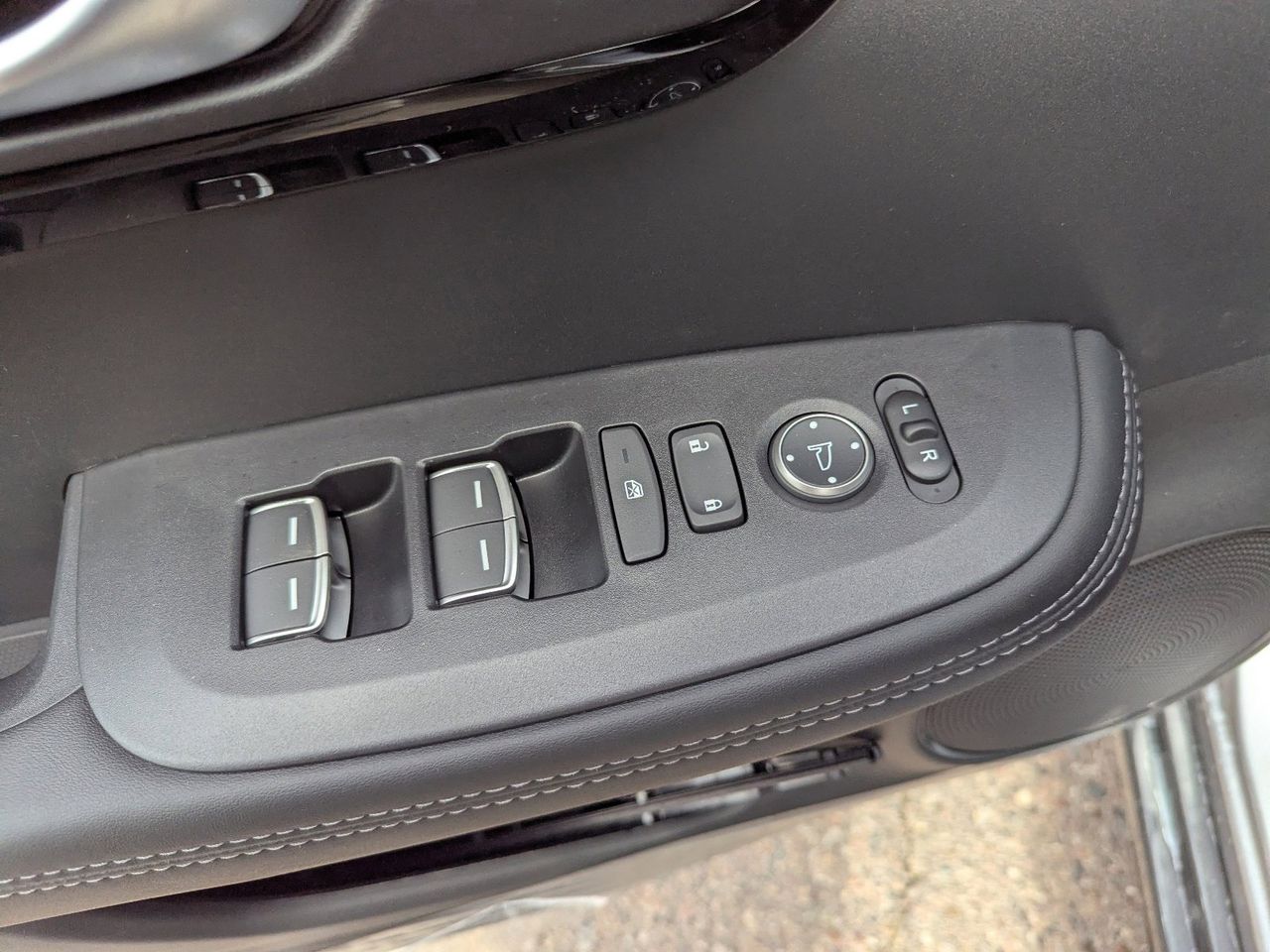 New 2026 Solar Silver Metallic Acura Base image 32