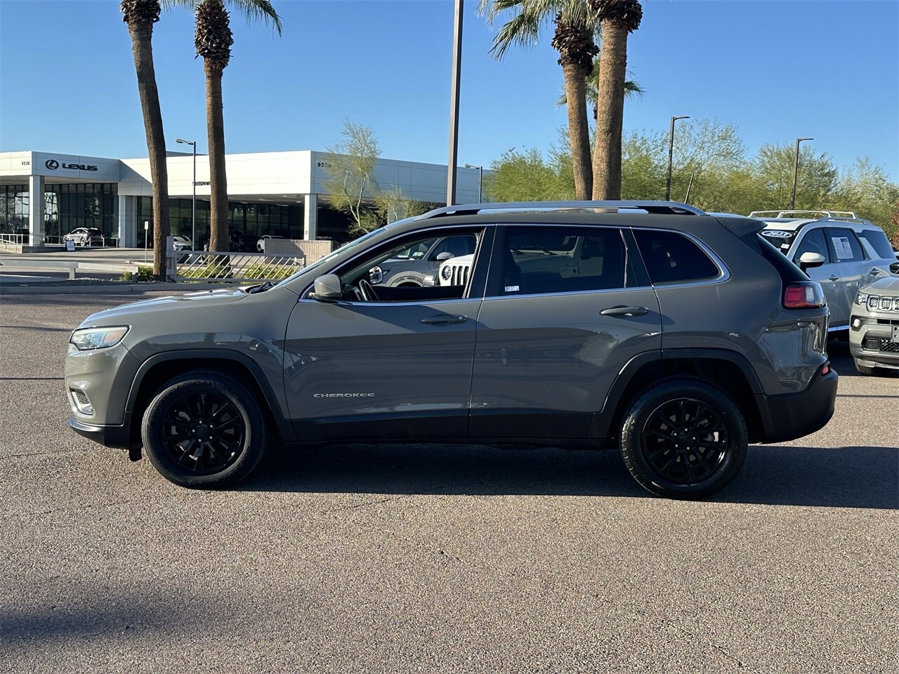 2021 Jeep Cherokee Latitude photo 2
