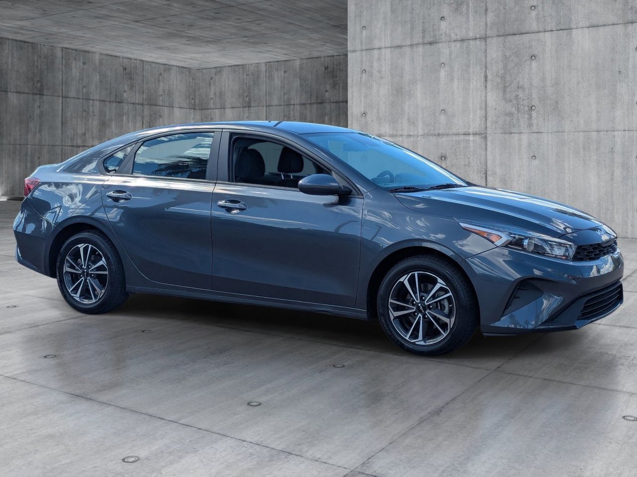 Used 2024 Gravity Gray Kia LXS image 7