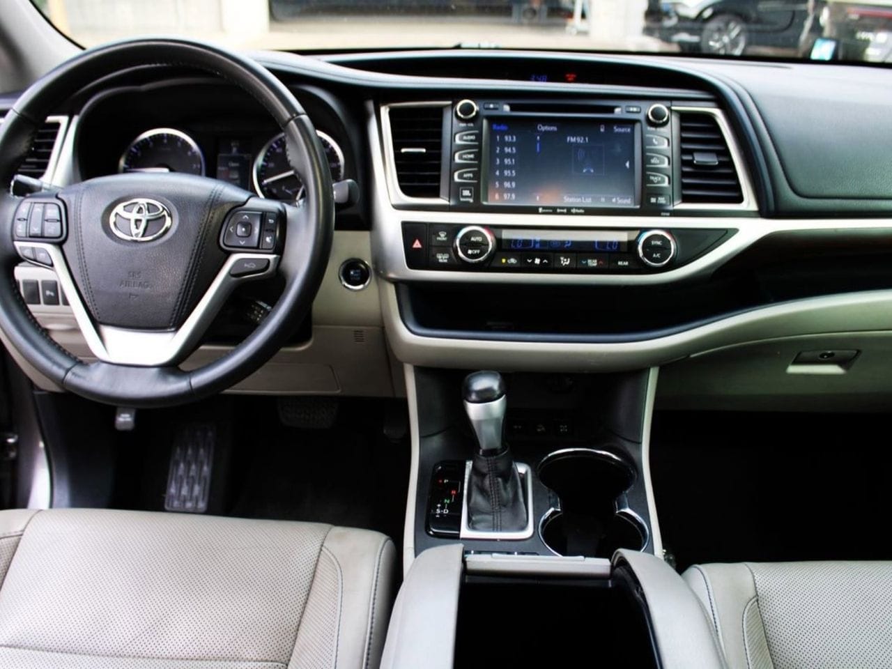 Used 2016 Predawn Gray Mica Toyota Limited image 16