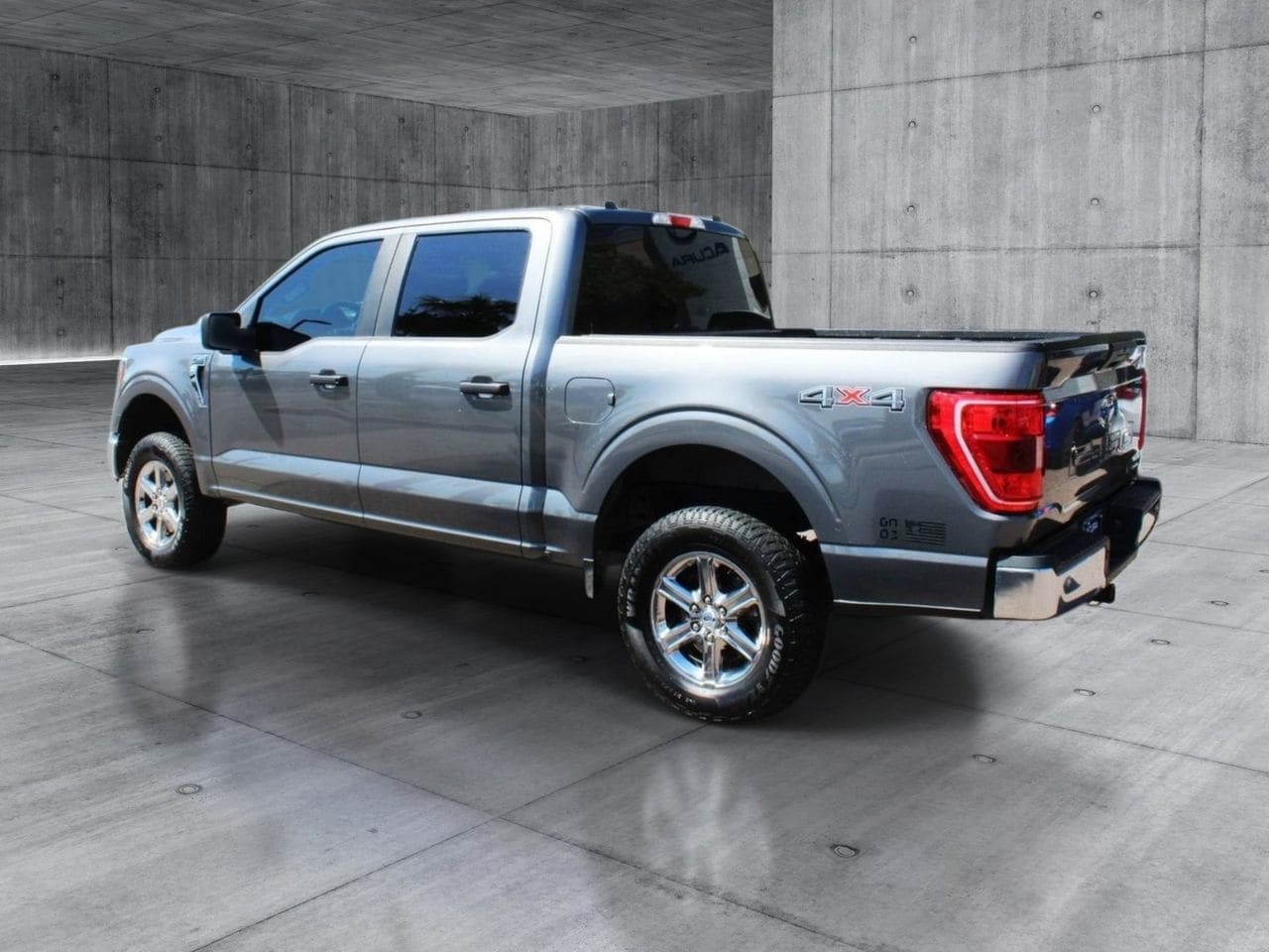 Used 2023 Carbonized Gray Metallic Ford XLT image 3