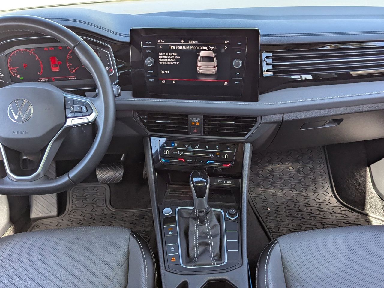 Used 2025 Deep Black Pearl Volkswagen 1.5T SEL image 17