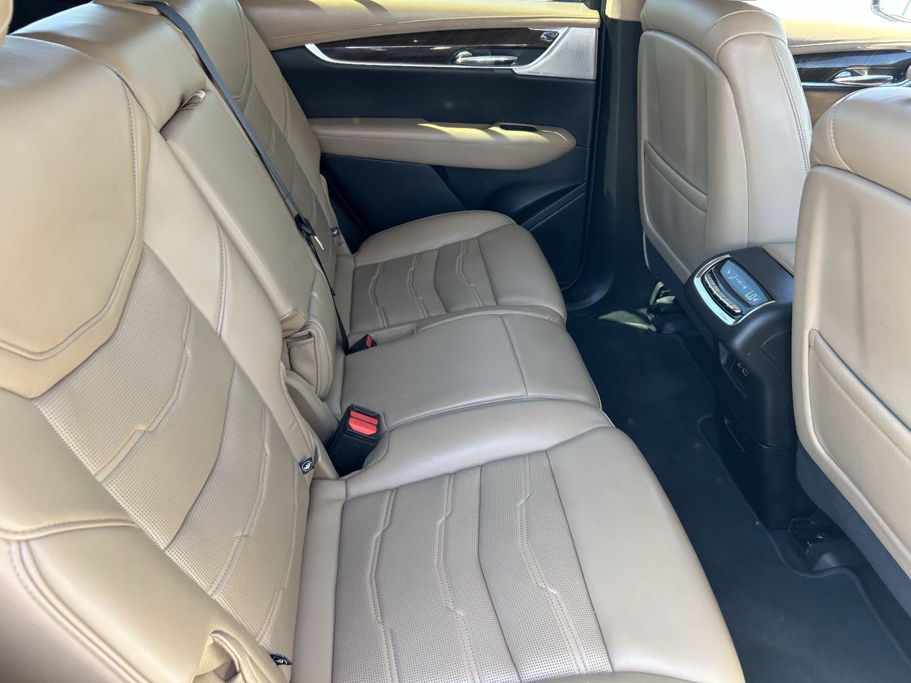 Used 2021 Crystal White Tricoat CADILLAC Premium Luxury image 15