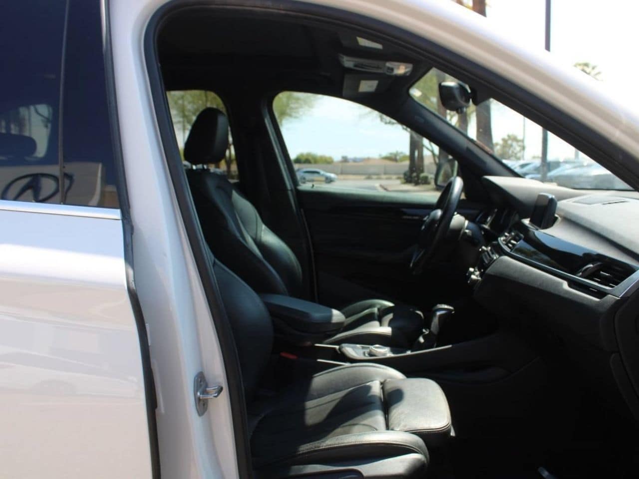 Used 2018 Alpine White BMW sDrive28i image 14