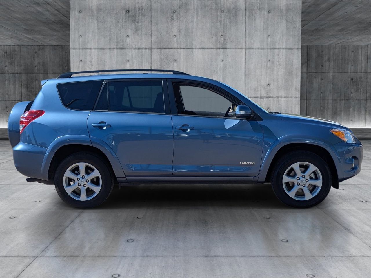 Used 2012 Pacific Blue Metallic Toyota Limited image 6