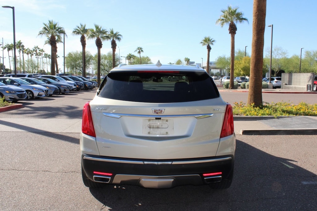 Used 2017 CADILLAC XT5 Platinum SUV