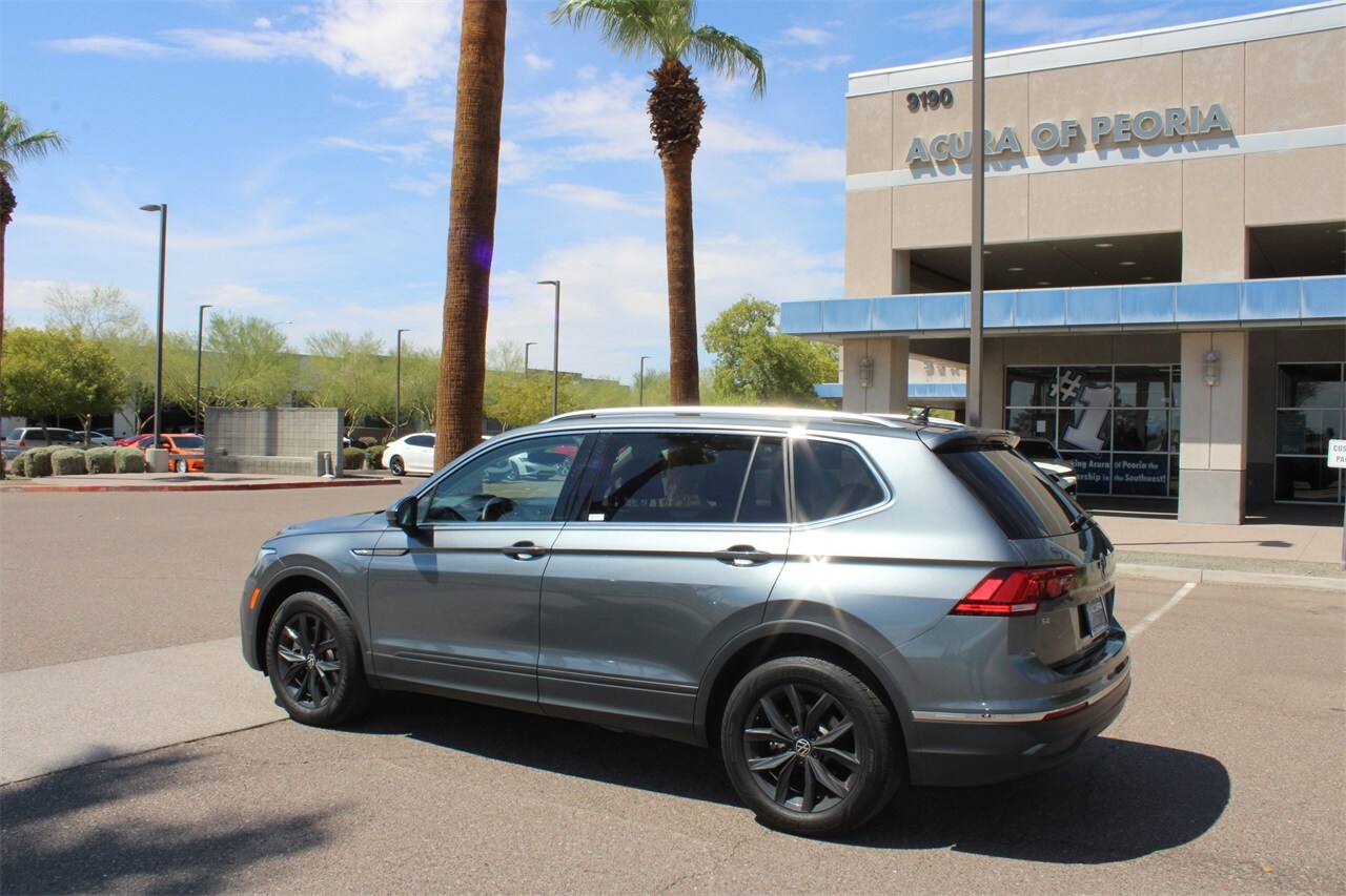 2024 Volkswagen Tiguan SE Wolfsburg Edition photo 3