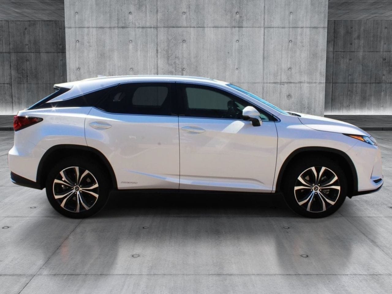 Used 2021 Eminent White Pearl Lexus 450h image 8