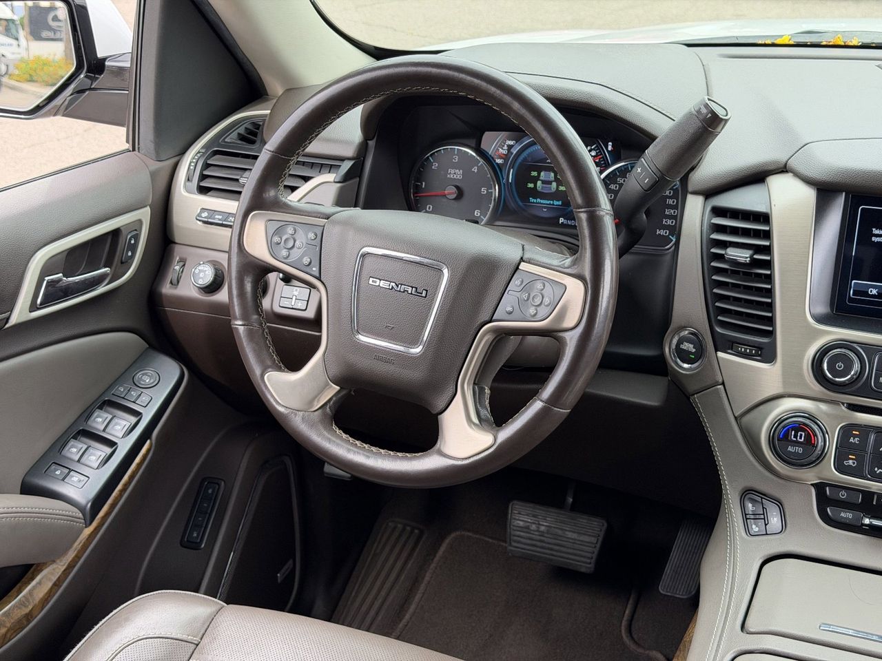 Used 2019 White Frost Tricoat GMC Denali image 16