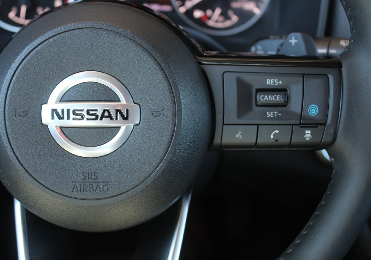 Used 2021 Super Black Nissan SL image 32