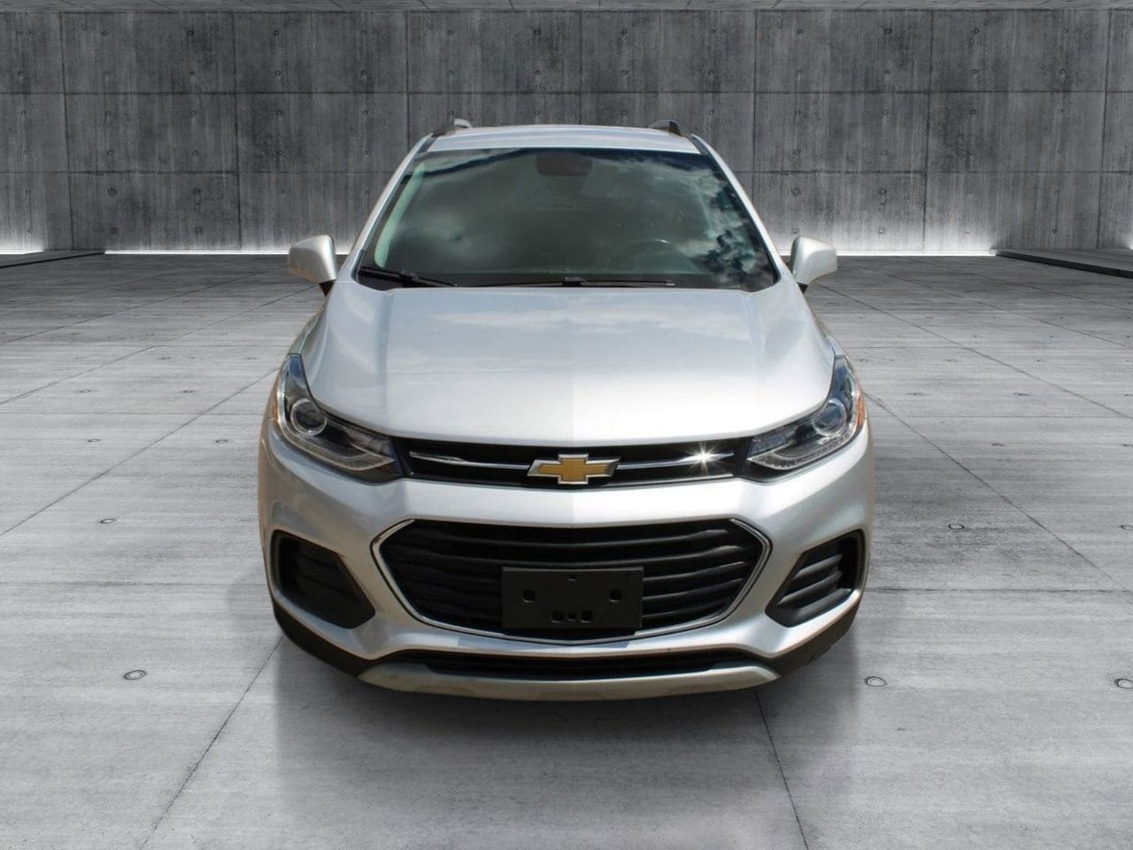 Used 2021 Silver Ice Metallic Chevrolet LT image 8