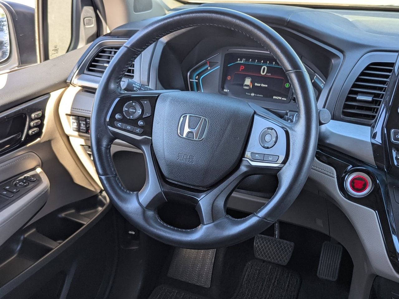 Used 2023 Platinum White Pearl Honda Touring image 17