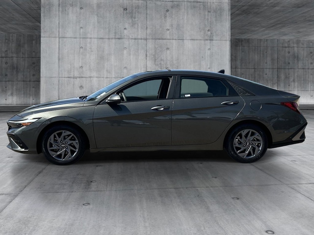 Used 2024 Hyundai Elantra SEL Sedan