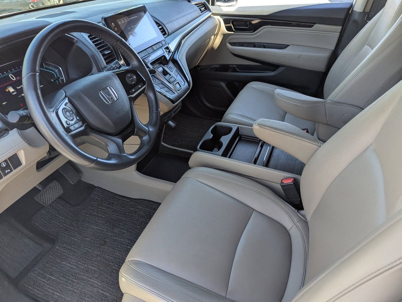 Used 2023 Platinum White Pearl Honda Touring image 29