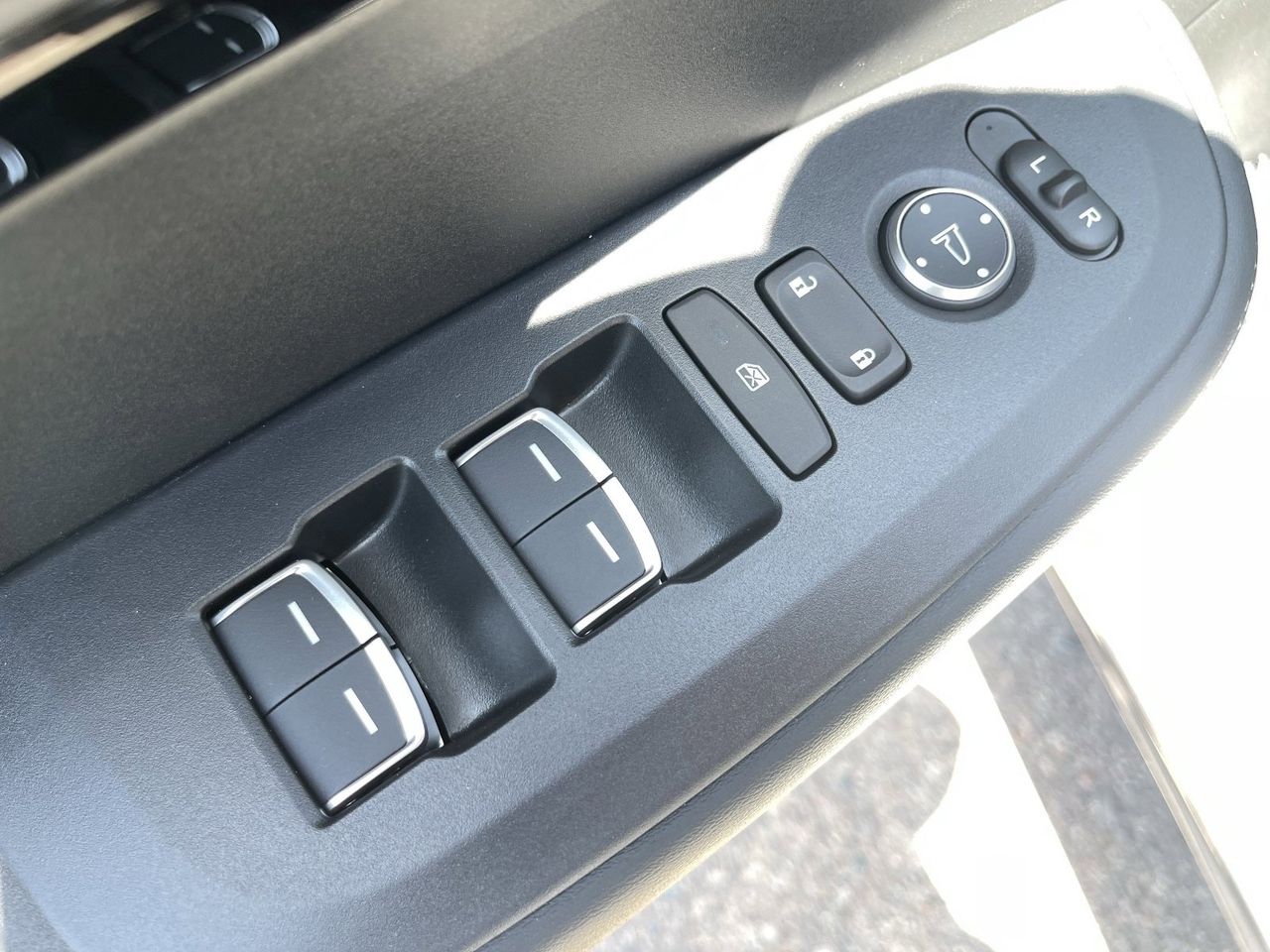 New 2026 Platinum White Pearl Acura Base image 24