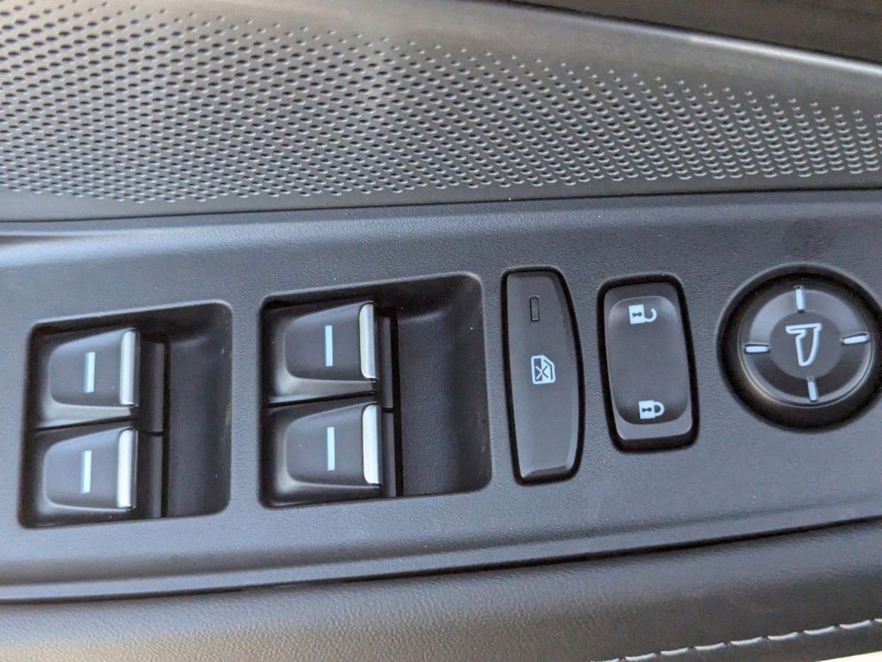 New 2026 Platinum White Pearl Acura FWD Technology Package image 17