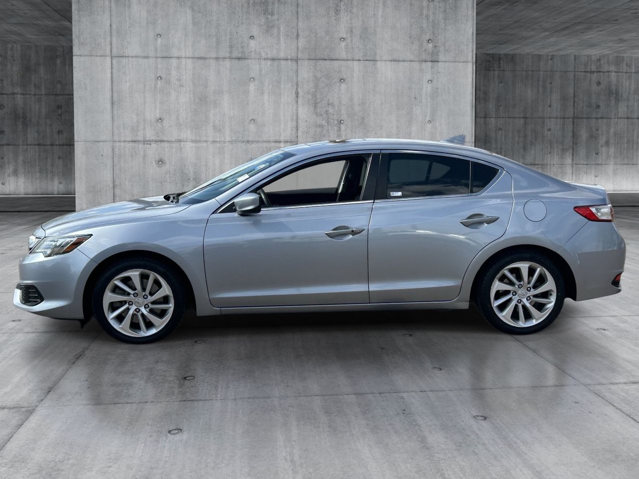 Used 2016 Slate Silver Metallic Acura 2.4L image 2
