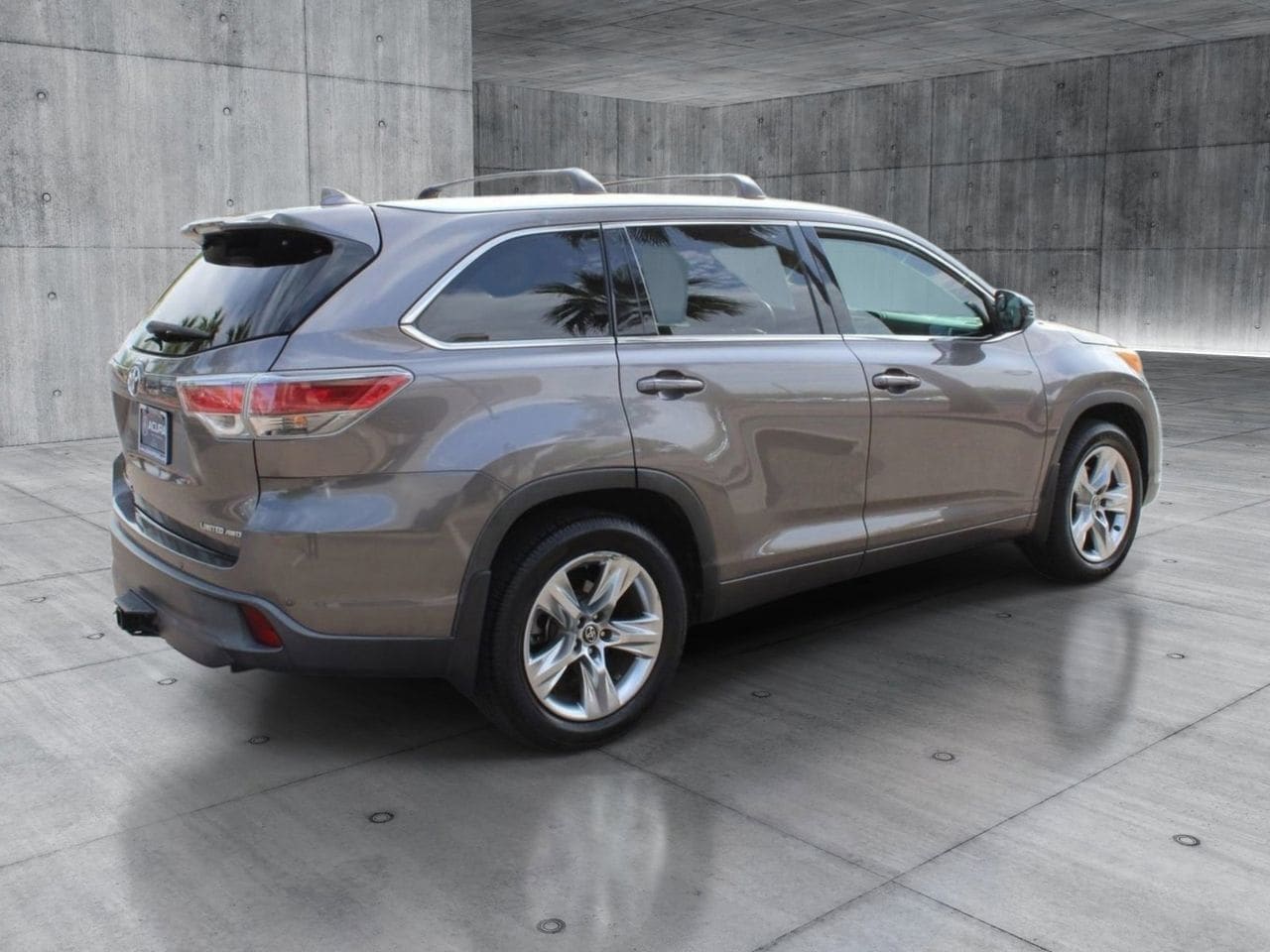 Used 2016 Predawn Gray Mica Toyota Limited image 5