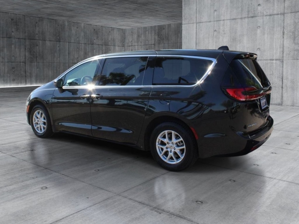 Used 2023 Chrysler Pacifica Touring L Van Passenger Van