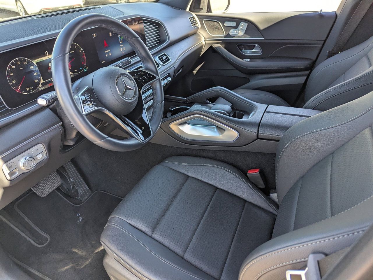 Used 2025 Selenite Gray Metallic Mercedes-Benz GLE 350 4matic® image 27