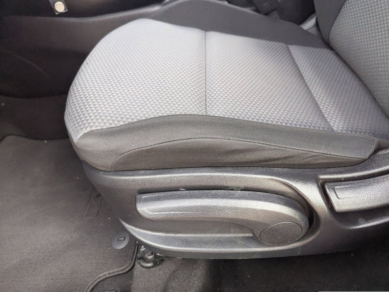 Used 2022 Gravity Gray Kia LX image 28