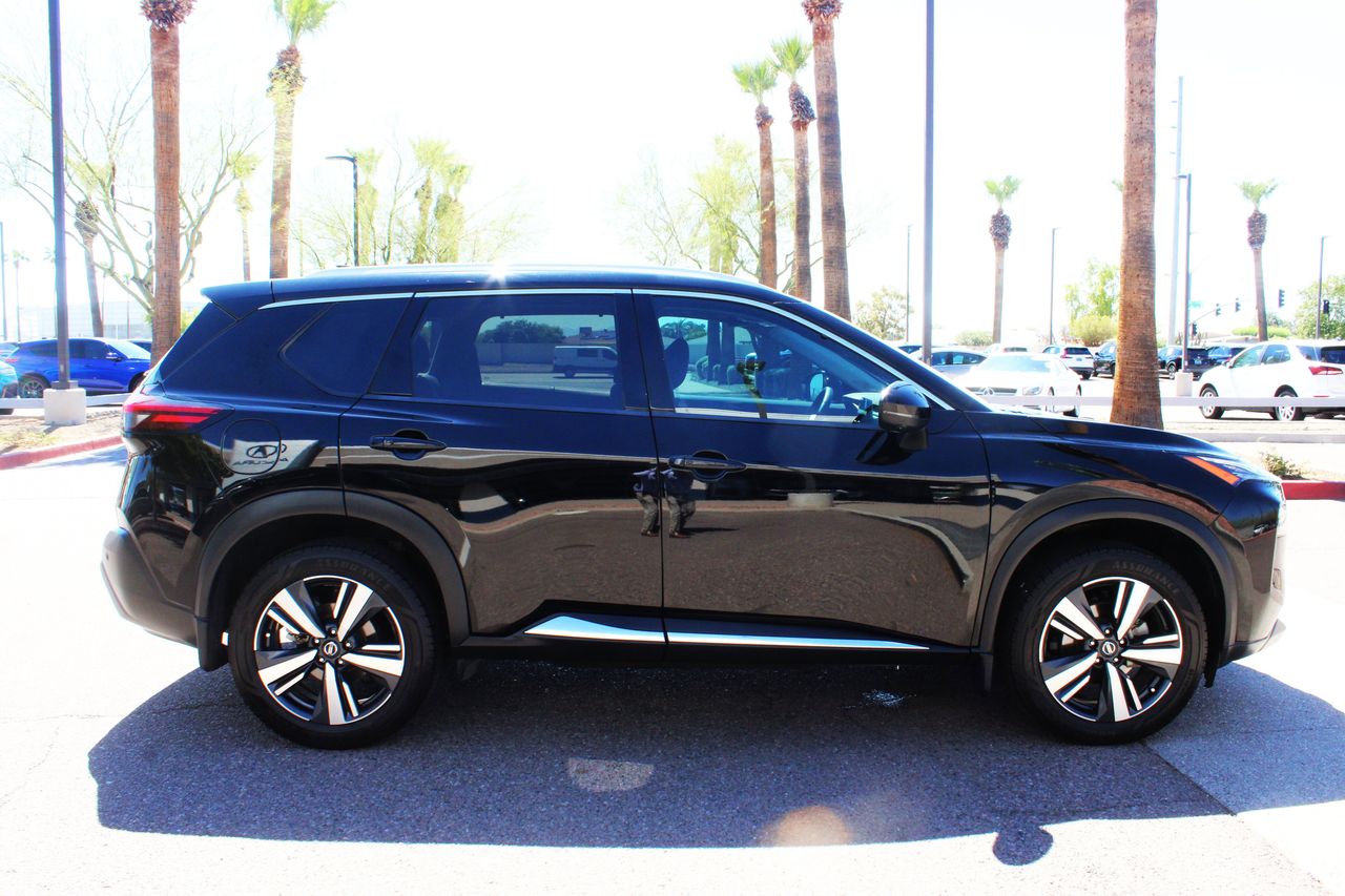 Used 2021 Super Black Nissan SL image 6
