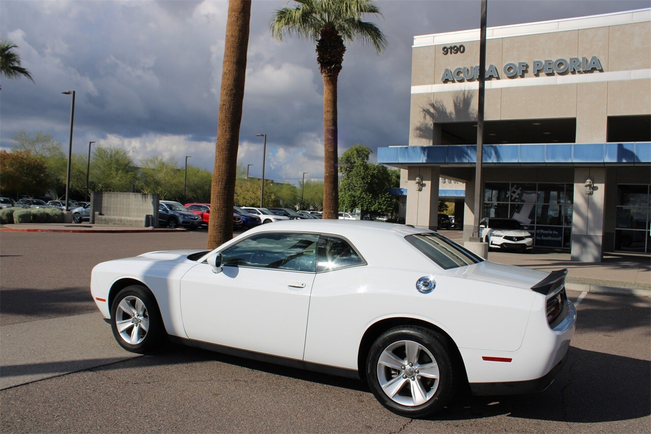 2023 Dodge Challenger SXT photo 2