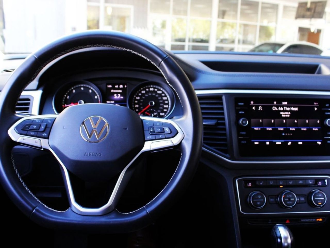 Used 2021 Deep Black Pearl Volkswagen 2.0T SE w/Technology image 26