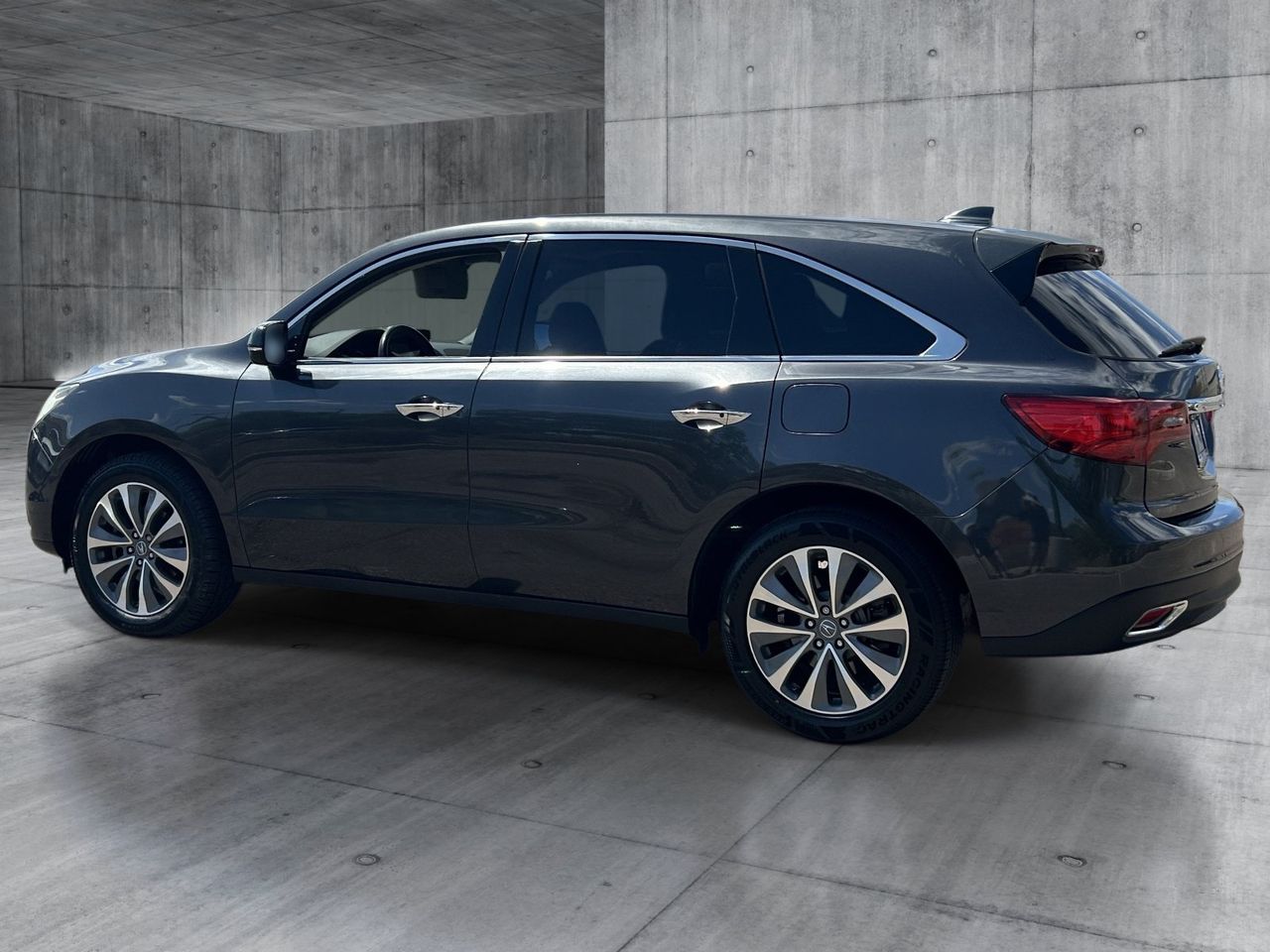 Used 2016 Graphite Luster Metallic Acura 3.5L w/Technology Package image 4