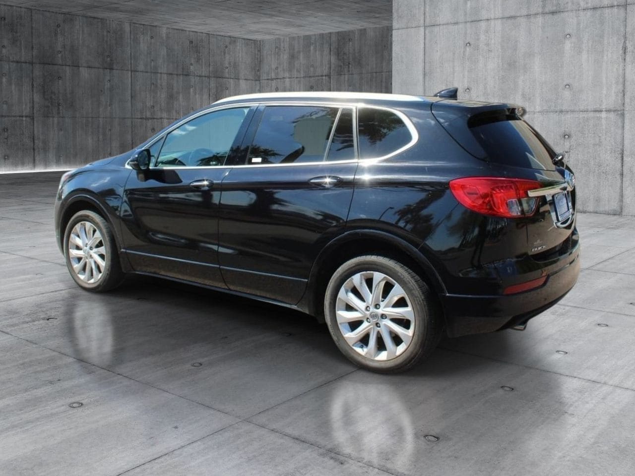 Used 2018 Ebony Twilight Metallic Buick Premium I image 3